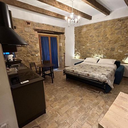 Borgo Di Mezzo Apartment Castelnuovo dellʼAbate Екстериор снимка