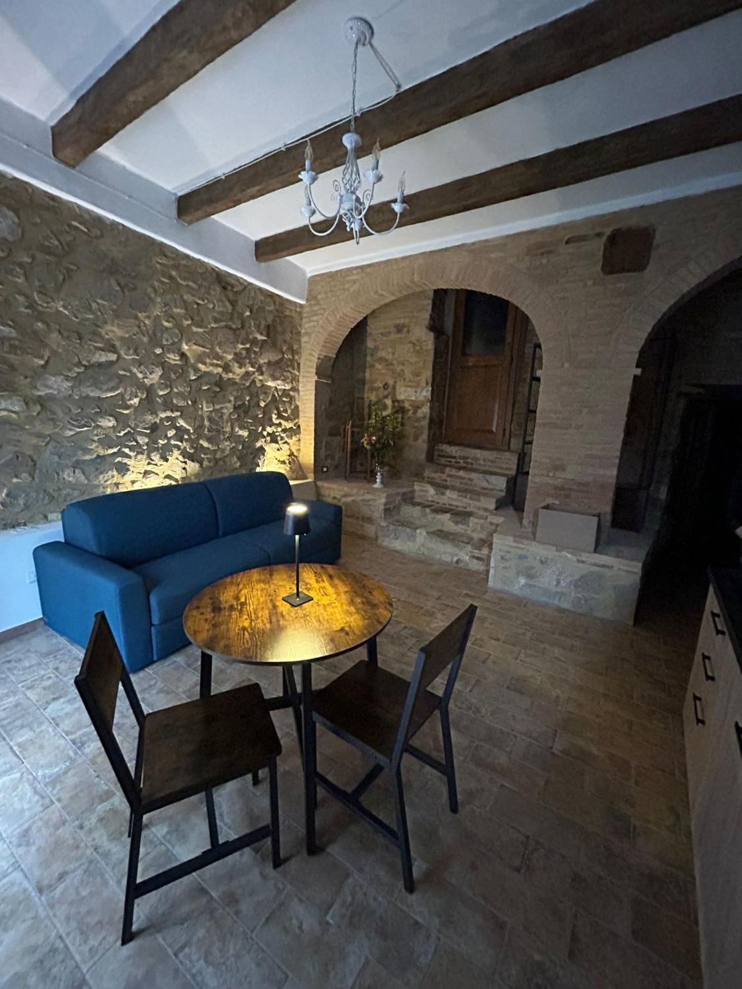 Borgo Di Mezzo Apartment Castelnuovo dellʼAbate Екстериор снимка