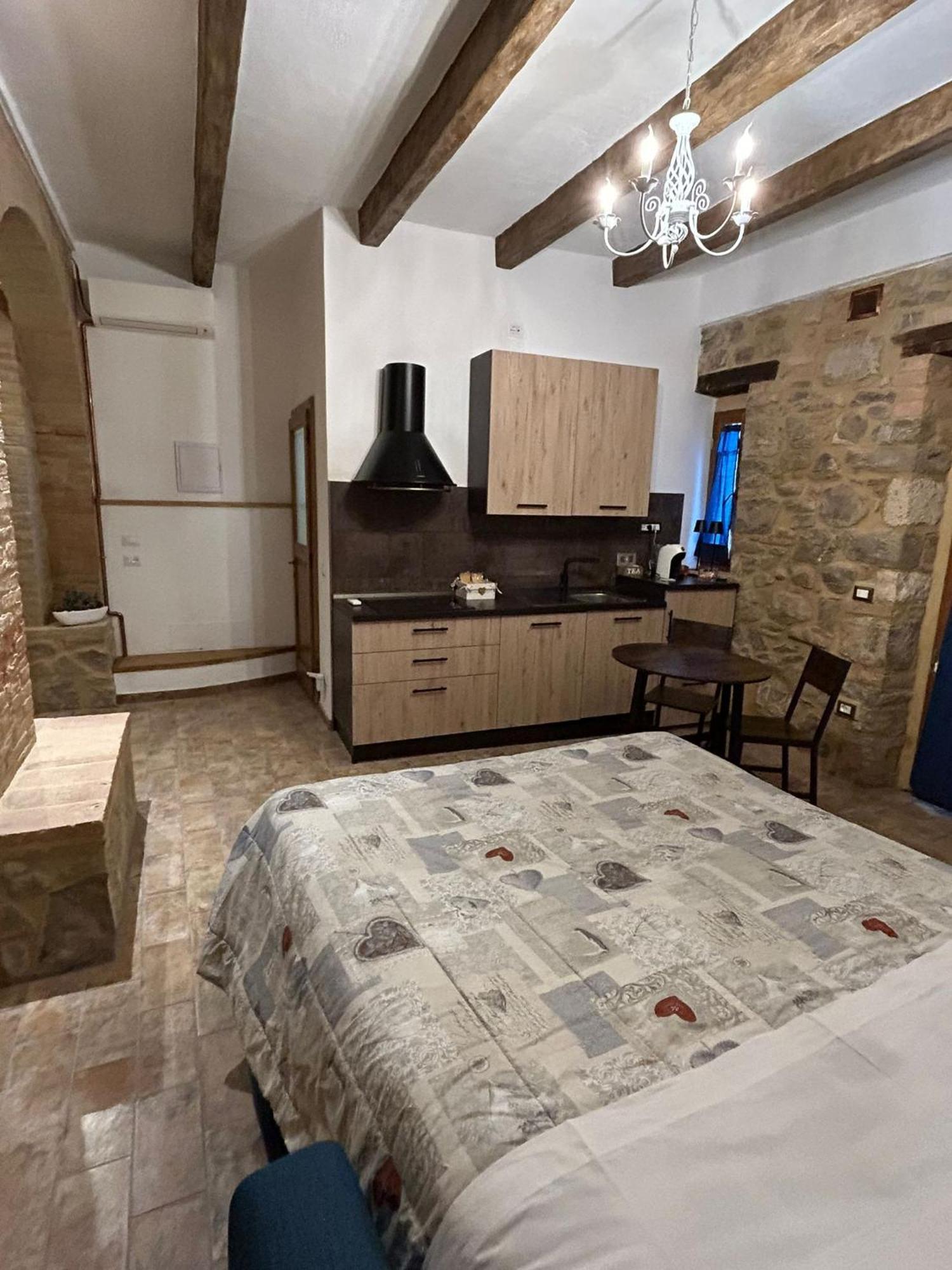 Borgo Di Mezzo Apartment Castelnuovo dellʼAbate Екстериор снимка